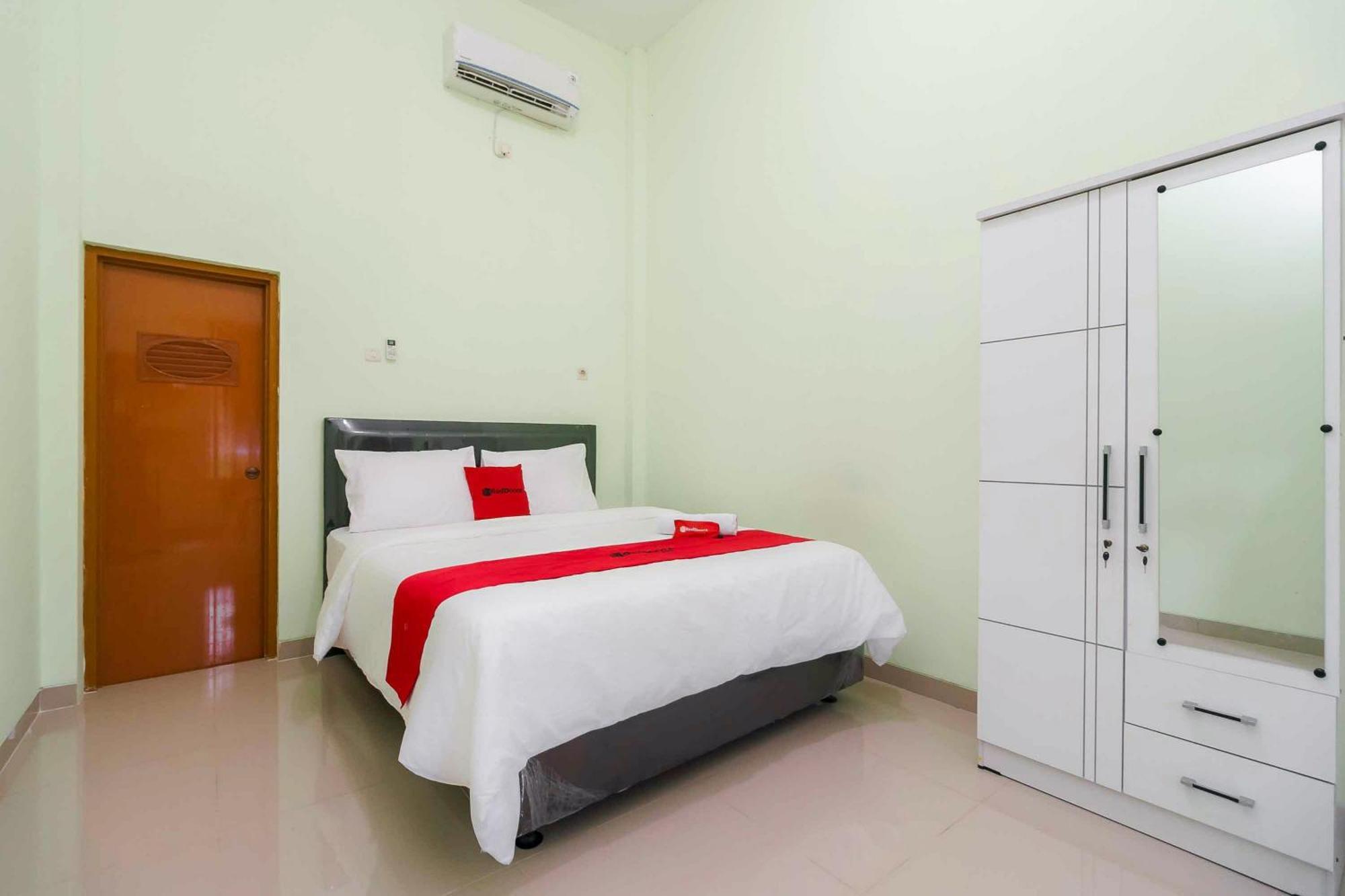 Reddoorz Syariah Near Rsud Dr Hm Rabain Hotell Muaraenim Exteriör bild