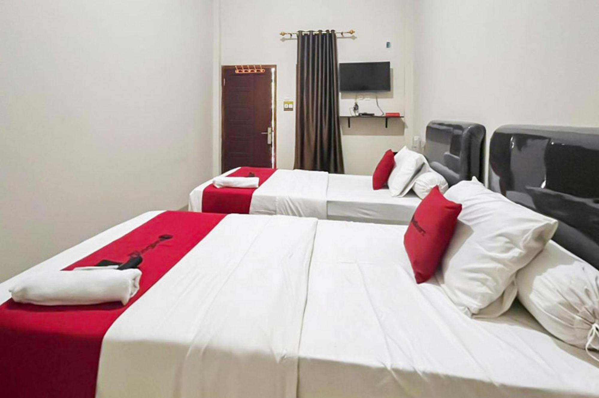 Reddoorz Syariah Near Rsud Dr Hm Rabain Hotell Muaraenim Exteriör bild