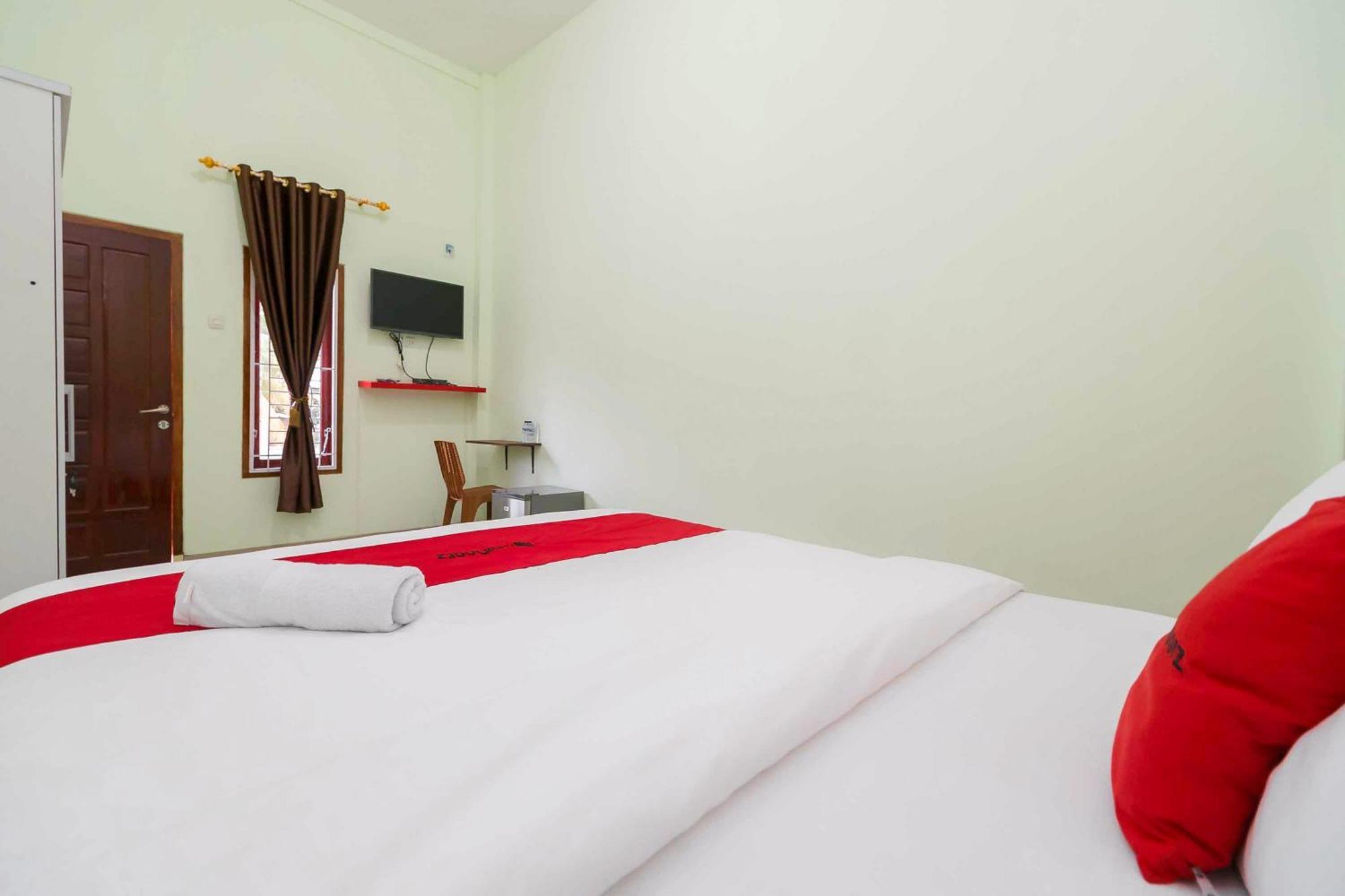 Reddoorz Syariah Near Rsud Dr Hm Rabain Hotell Muaraenim Exteriör bild