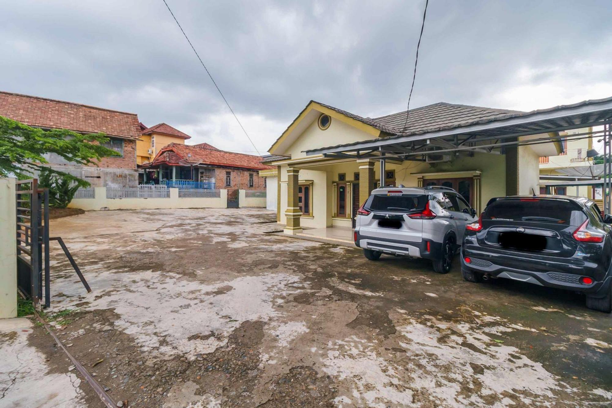Reddoorz Syariah Near Rsud Dr Hm Rabain Hotell Muaraenim Exteriör bild