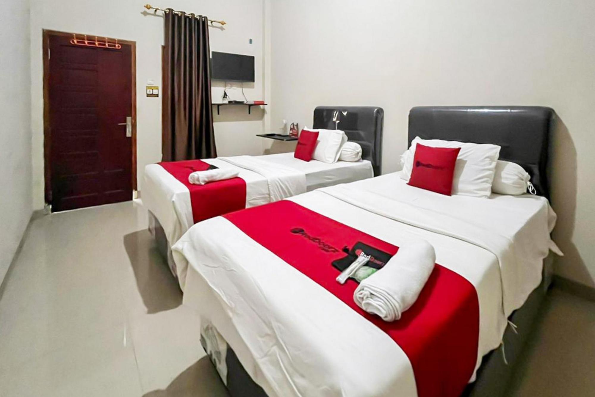 Reddoorz Syariah Near Rsud Dr Hm Rabain Hotell Muaraenim Exteriör bild